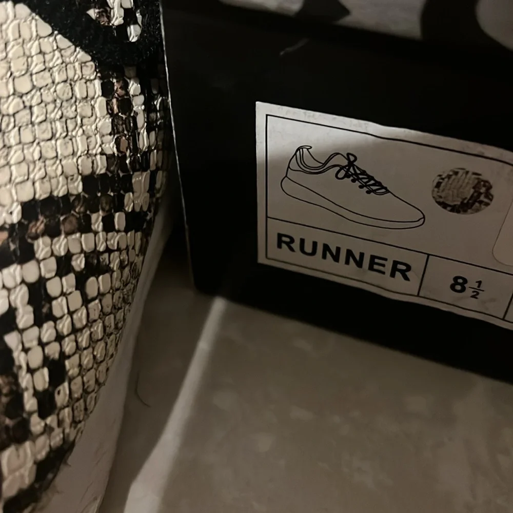 Runners - Picture 2 of 3